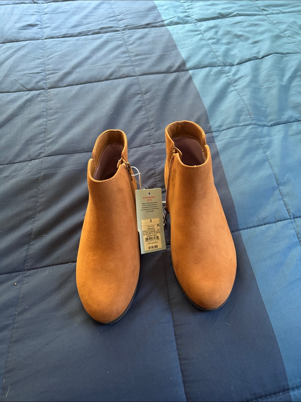 Tan girls boot new with tag
